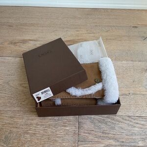 Classic Uggs Gloves- Fingerless